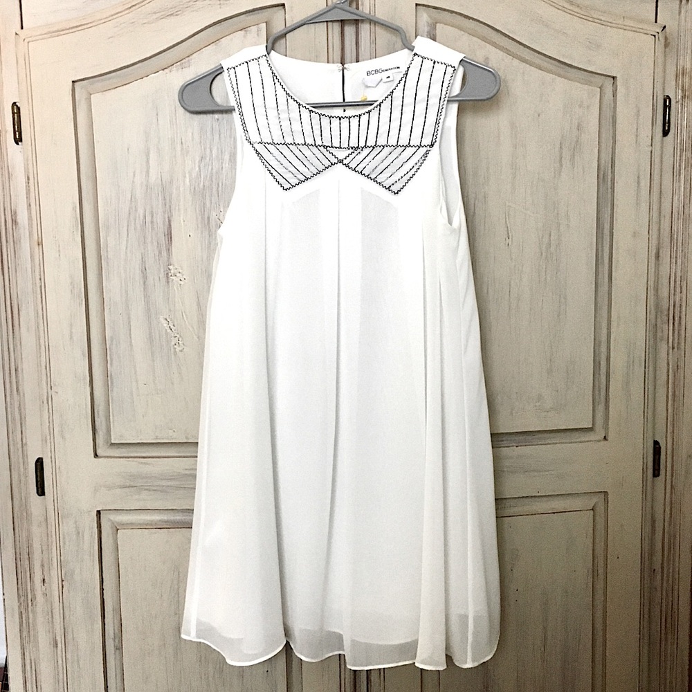 BCBGENERATION Flowy White Mini Patterned Collar XS